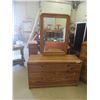Image 2 : 4pce Bedroom Suite : Dresser 30'' x 50'' x 18'' Mirror 30'' x