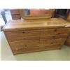 Image 3 : 4pce Bedroom Suite : Dresser 30'' x 50'' x 18'' Mirror 30'' x