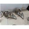 Image 8 : Chrome Side View Mirrors, 