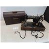 Image 1 : Vintage Singer Sewing Machine , Missing Plate to Access 