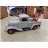 Image 9 : 4 Diecast Trucks: 1934 Ford Tow Truck 1:18 Scale , 1940 Ford, 