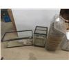 Image 1 : 2 Terrariums 12'' x 12'' x 30''   + 18'' x 12'' x 12'' , Décor,