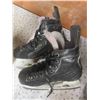 Image 2 : Hockey Skates: Size 5, Size 6.5 , Kids Size, 2 Helmets 