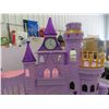Image 3 : Disney Princess Castle 41'' x 36'' with Some Accessories 