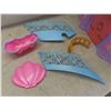 Image 8 : Disney Princess Castle 41'' x 36'' with Some Accessories 