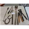 Image 1 : Livestock Care: Toe Nail Clippers, Horse Shoes, Horse 