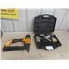 Image 1 : Bostitch 16 Gauge Air Stapler, Porter Cable 18 Gauge Air 