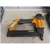 Image 2 : Bostitch 16 Gauge Air Stapler, Porter Cable 18 Gauge Air 