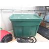 Image 8 : 2 Sleeping Bags, Air Mattress, Air Pump, Storage 