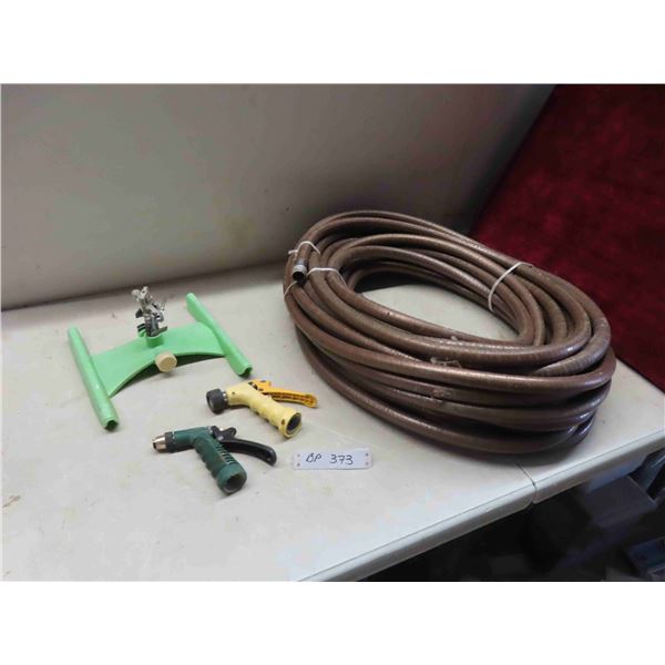 100ft Garden Hose , 2 Sprayers , 1 Sprinkler 