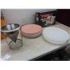 Image 7 : Electric Slicer, Hand Mixer, Apple Peeler, Strainer, Tupperware 