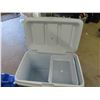 Image 4 : 4 Coolers, Picnic Jug, 7 Gallon Aqua Tainer 