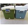 Image 8 : 4 Coolers, Picnic Jug, 7 Gallon Aqua Tainer 
