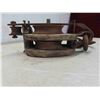 Image 2 : Antique Hook & Pulley