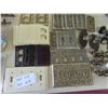 Image 3 : Light Switch Face Plates, Cabinet Pulls, Towel Racks & More 