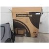 Image 4 : Gardner Pet Cloth Dog Kennel 30'' x 20'' x 30'' Looks New , Do 
