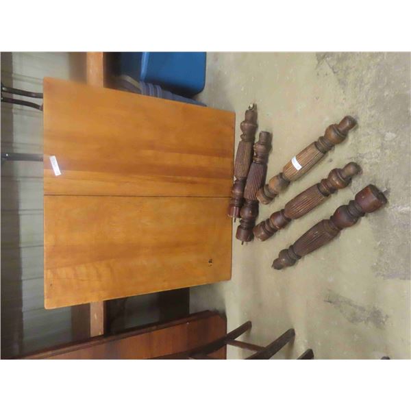 Antique 5 Leg Table 29'' x 42'' x 42'' 