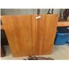 Image 2 : Antique 5 Leg Table 29'' x 42'' x 42'' 