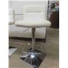 Image 2 : 2 Swivel Leather/Leather-Style Bar Stools 