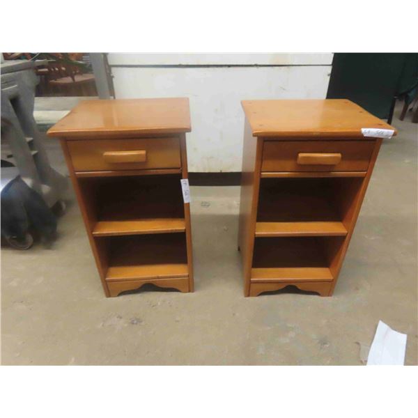 2 Villas Maple Matching Stands 28'' x 16'' x 14'' 