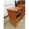 Image 2 : 2 Villas Maple Matching Stands 28'' x 16'' x 14'' 