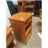 Image 4 : 2 Villas Maple Matching Stands 28'' x 16'' x 14'' 