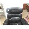 Image 2 : Swivel Leather/Leather Style Arm Chair 