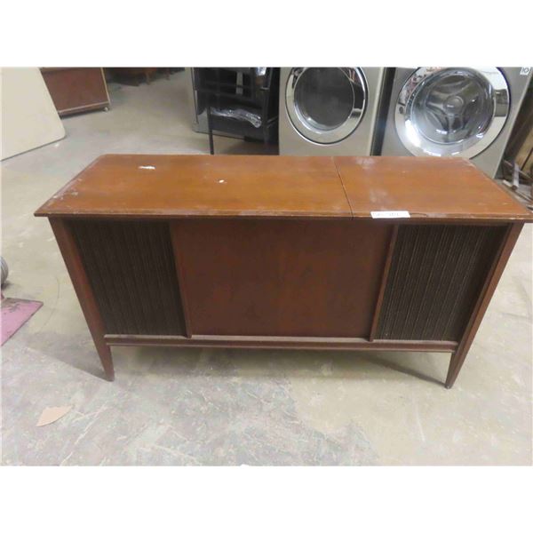 Westinghouse Cabinet Record/Radio Player with