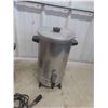 Image 2 : 2 Coffee Perculators, Pasta Maker