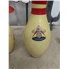 Image 4 : 2 Bowling Pins, 3 Wood Looney Tunes Yard Ornaments