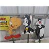 Image 7 : 2 Bowling Pins, 3 Wood Looney Tunes Yard Ornaments