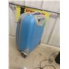 Image 5 : Air Canada Jazz Carry On, 2 Fans, Dust Buster
