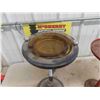 Image 5 : 2 Ashtray Stands