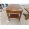 Image 3 : End Table 22" x 19" x 27" , Stand