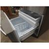 Image 15 : Samsung Stainless Steel French Door Refrigerator with Ice Maker,