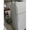 Image 3 : GE Fridge with Top Freezer 67'' x 28'' x 29 1/2'' 
