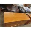 Image 9 : 4pce Bedroom Set : Dresser 31'' x 57'' x 18'' Plus Mirror