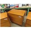 Image 11 : 4pce Bedroom Set: Desk 30'' x 49 1/2'' x 18'' , Dresser 