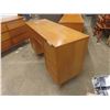 Image 2 : 4pce Bedroom Set: Desk 30'' x 49 1/2'' x 18'' , Dresser 