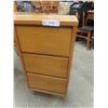 Image 4 : 4pce Bedroom Set: Desk 30'' x 49 1/2'' x 18'' , Dresser 