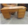 Image 5 : 4pce Bedroom Set: Desk 30'' x 49 1/2'' x 18'' , Dresser 