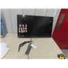 Image 1 : Element 32'' TV with Remote 