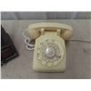 Image 2 : 2 Rotary Desk Phones
