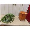 Image 1 : Garden Hose, Hamper 