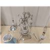 Image 3 : Chandlier, Table Lamp 