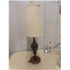 Image 4 : Chandlier, Table Lamp 