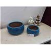 Image 1 : 2 Decorative Bird Houses, 2 Ceramic Planters. Largest- 
