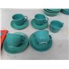 Image 4 : 22 Pieces Fiestaware + Fiesta Collectors Book