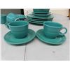 Image 7 : 22 Pieces Fiestaware + Fiesta Collectors Book