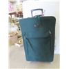 Image 2 : 2 Suitcases, 1 Carry On 